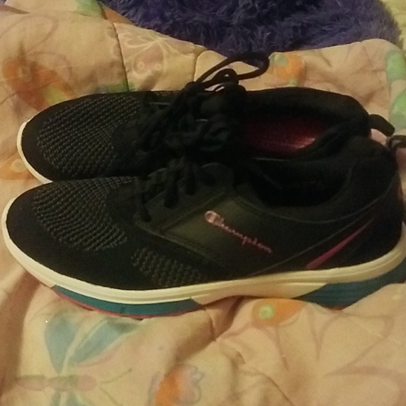 champion black tennis shoes